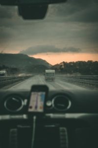 Jak przygotować samochód do dalekiego wyjazdu na urlop?